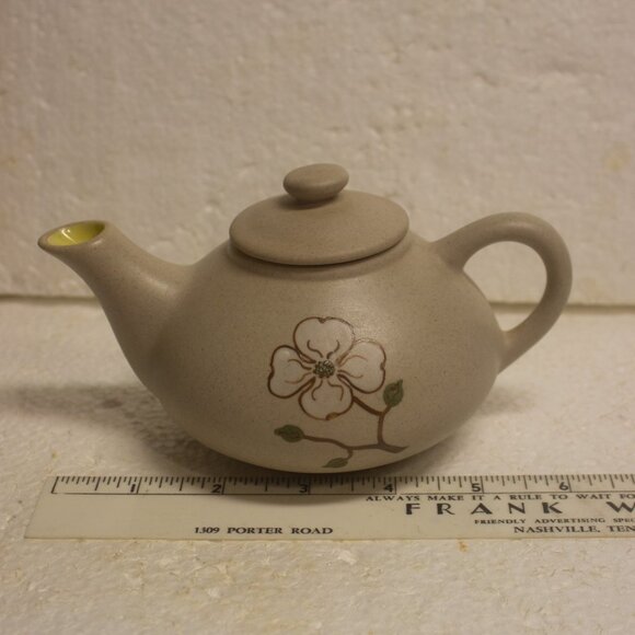 Vintage Pigeon Forge Pottery Magnolia Blossom Small Tea Pot - Picture 1 of 8